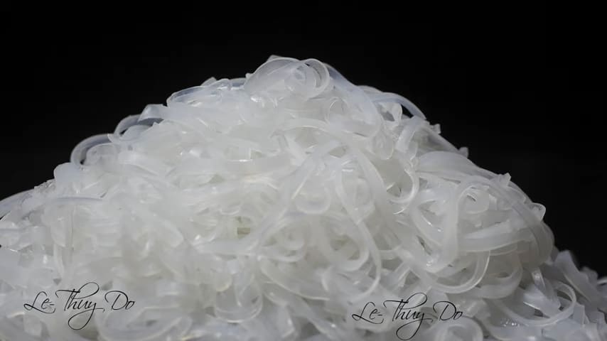 Glass noodles from mung bean starch