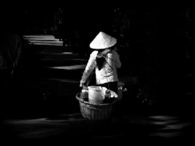 A night street vendor of sweet soup