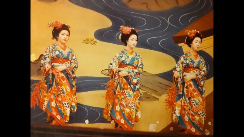 Maiko’s dance in Miyako Odori