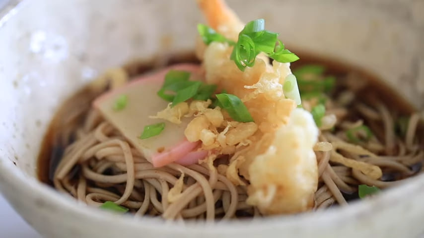 Toshikoshi soba in broth