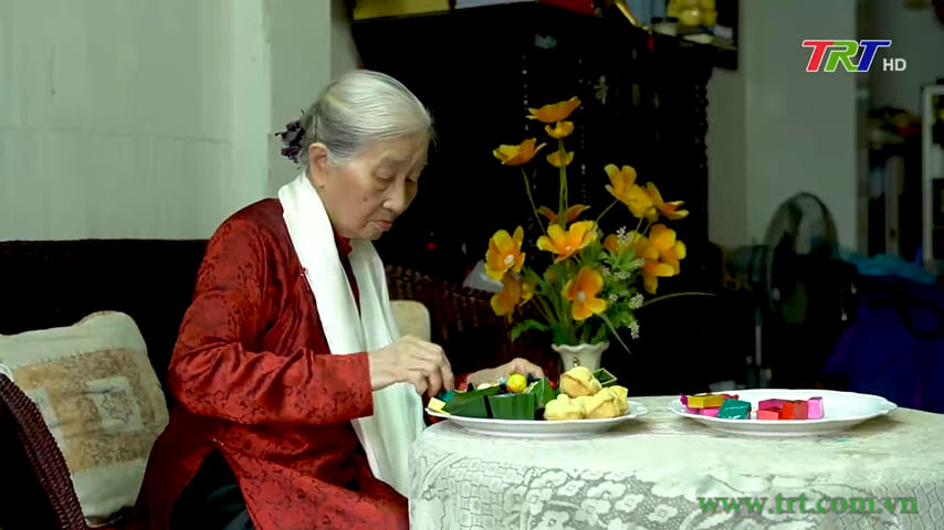 Mrs. Mai thị Trà, Hue culinary artist 