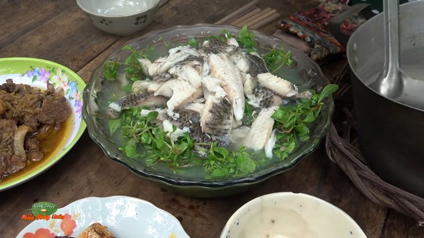 Bitter herb soup with fish