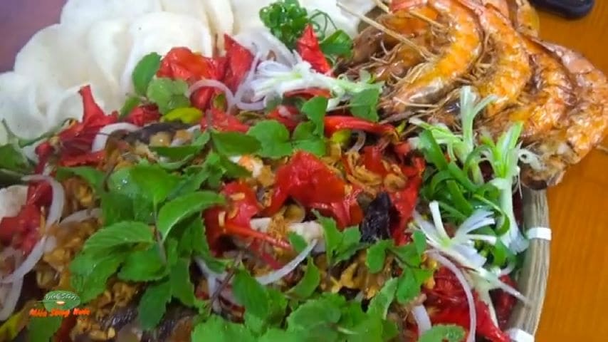 Poinciana salad, gỏi bông phượng