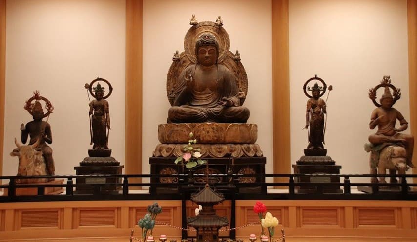 Reihokan Museum: Medicine Buddha and Bodhisattvas