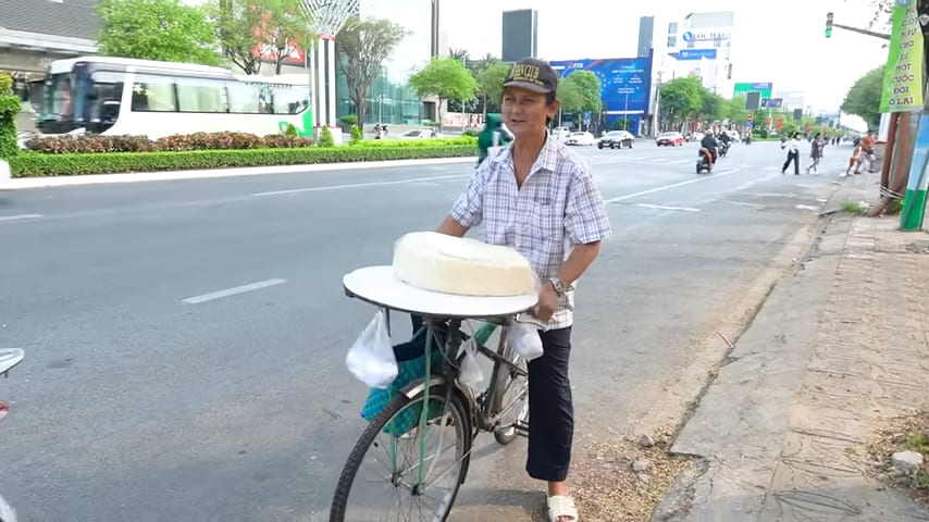 Bánh bò Triển Chiêu