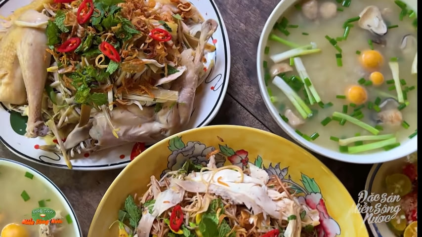 cháo gà, Chicken congee with banana flower salad