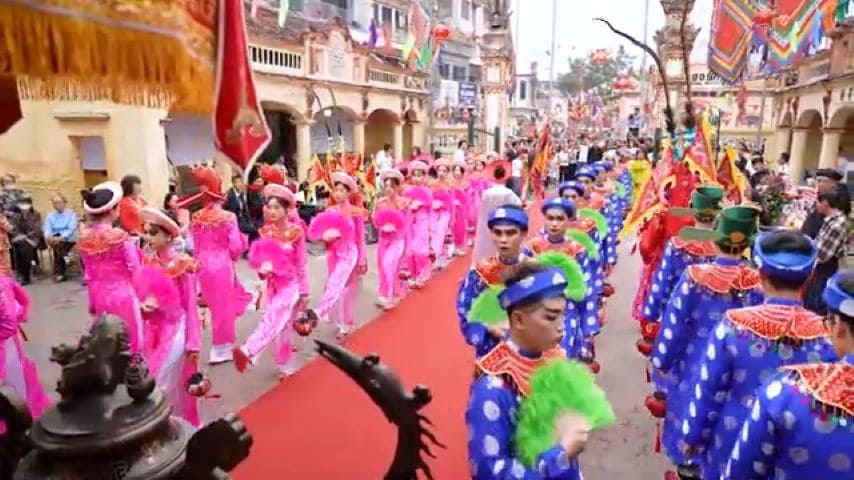 Festival at Giang Xa communal house