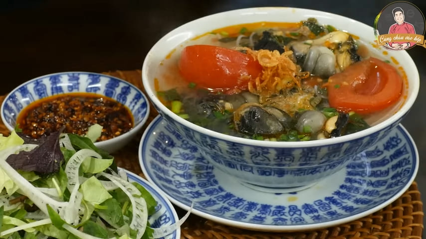 Hot snail noodle soup