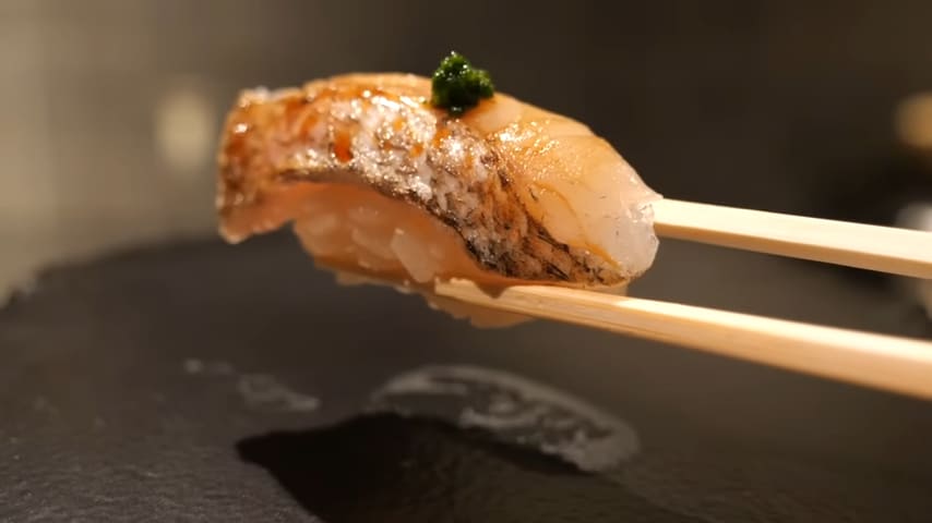 Refined and seductive sushi