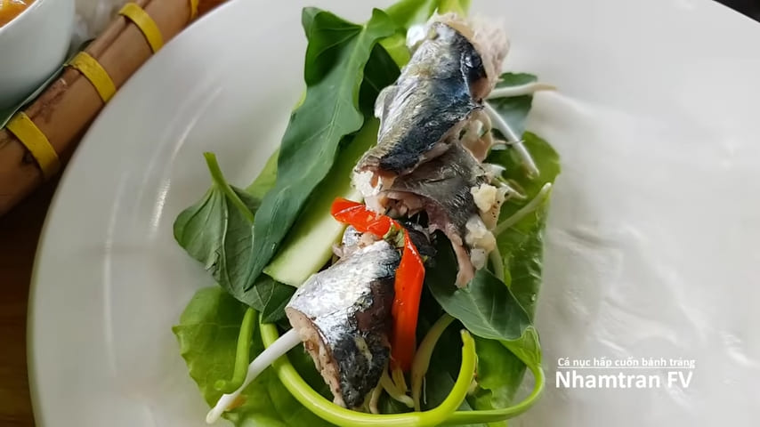 Steamed mackerel roll
