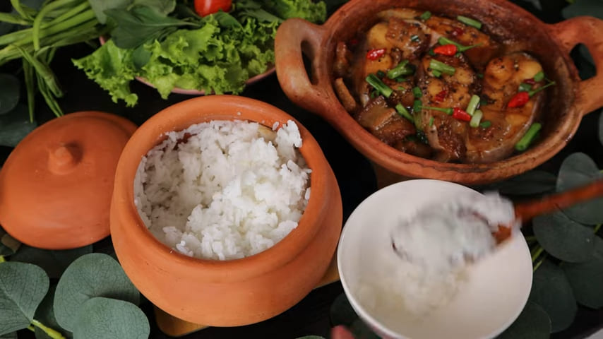 Clay-pot rice 