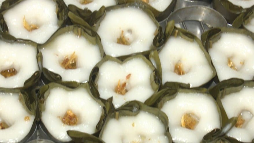 Water fern cake in Bách Thuận village