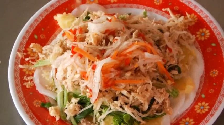 Water fern cake with pork skin