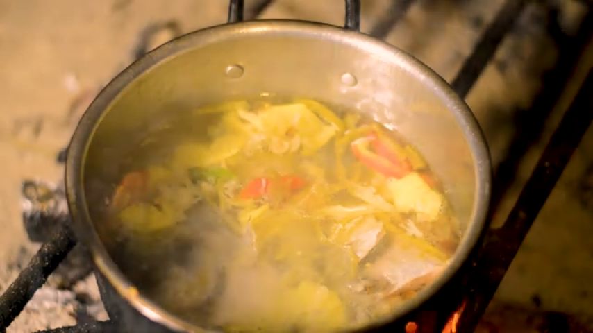 Canh cá nấu ngót - a Central Vietnamese fish soup